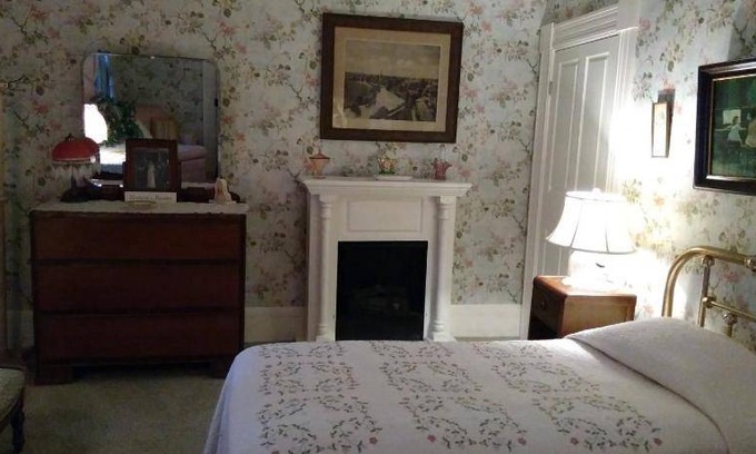 Websterville Bed & Breakfast | Bed and breakfast ∙ 2 guests