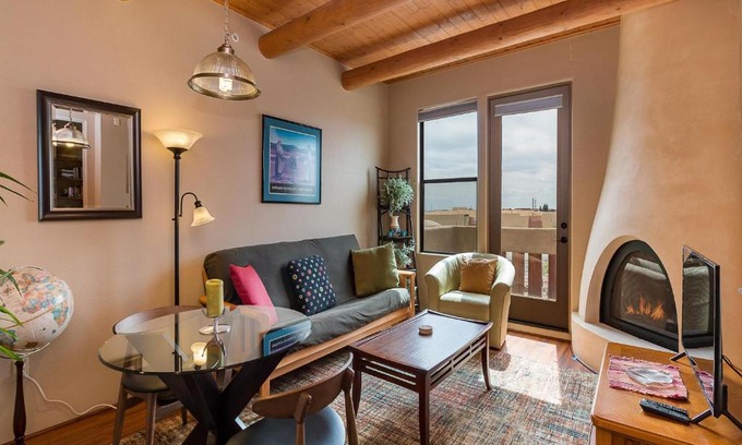 Southside Apartment | Cactus Flower