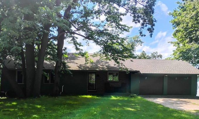 Long Prairie House | Charming 3-bedroom house on Lake Charlotte in Long Prairie.