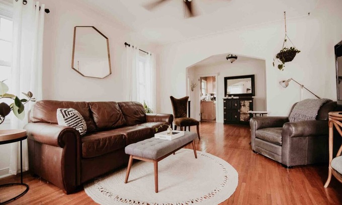 Highland House | CHARMING CITY TUDOR, CHARMING CITY TUDOR GET AWAY