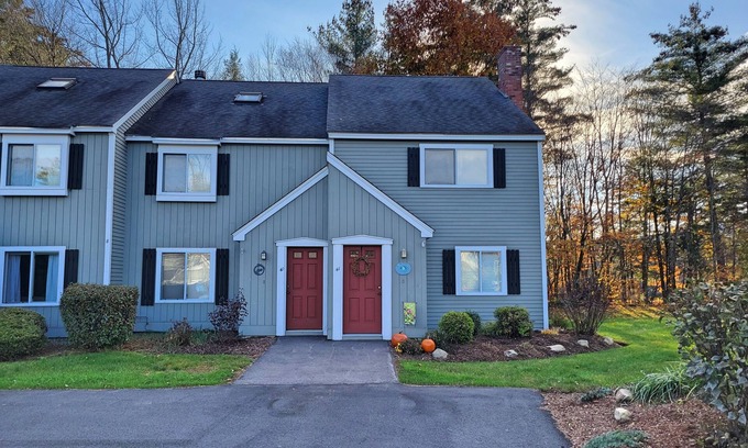 North Woodstock House | Close to shops/dining/town access. Pet-friendly, Wifi, deck. A0040 by LRS