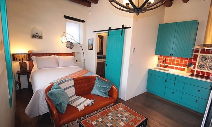 Downtown Santa Fe Apartment | Closson Studio- Stylish | Near Plaza | Queen bed