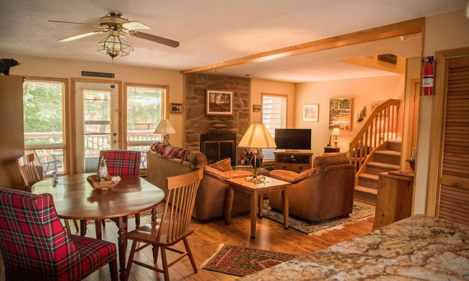 Davis Condo | Cozy, Beautifully Furnished Condo 10 Minutes to Ski Resorts
