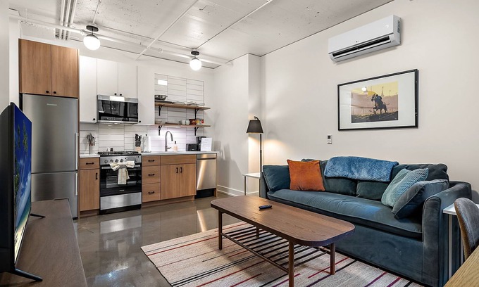 Warehouse District Apartment | CozySuites NLG - Modern 1BR condo #24