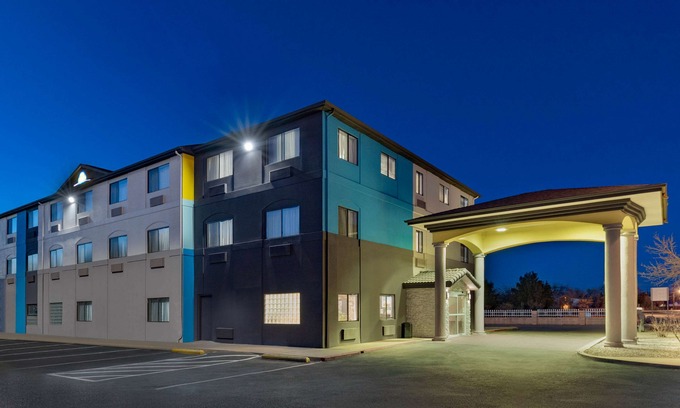 Bernalillo Hotel | Days Inn by Wyndham Bernalillo