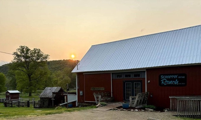 Winona House | Farmhouse ∙ 1 bedroom ∙ 8 guests