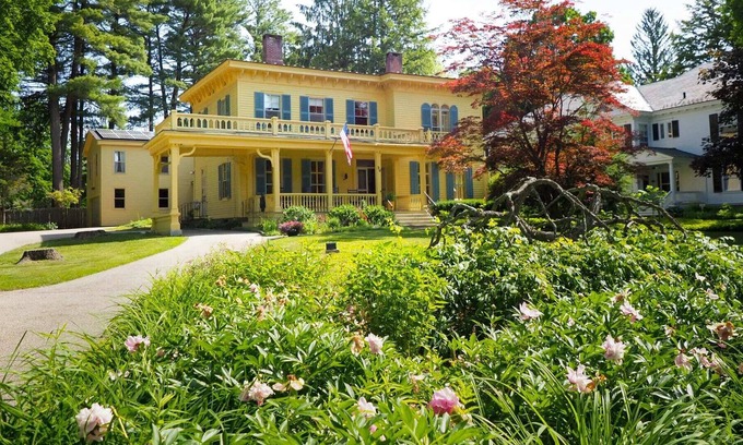 Stockbridge Apartment | Historic Stockbridge, On Main Street, 3 Bedroom!