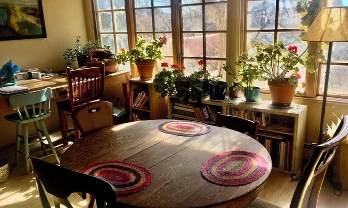 Santa Fe House | Homey home. Country feel, close to downtown, shops, and hiking trails.