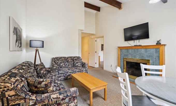 West Bridgewater Hotel | Hotel ∙ 2 bedrooms ∙ 8 guests