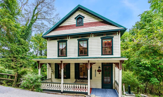 Harpers Ferry House | House ∙ 2 bedrooms ∙ 7 guests