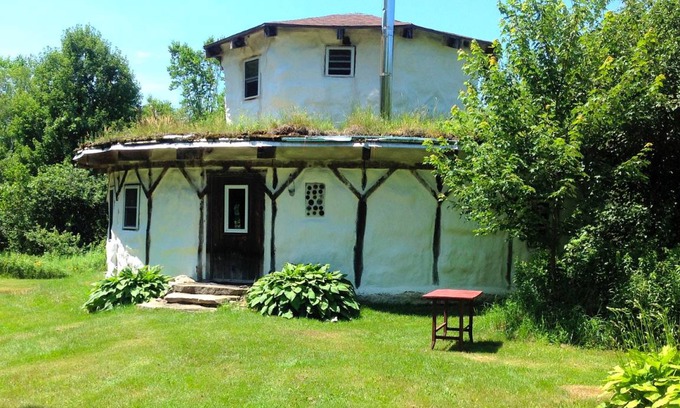 Churubusco House | House ∙ 2 bedrooms ∙ 2 guests
