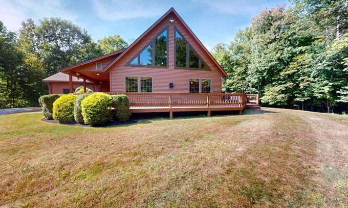 East Haven  Rutland County House | House ∙ 4 bedrooms ∙ 10 guests