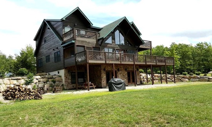 Au Sable Forks House | House ∙ 5 bedrooms ∙ 18 guests