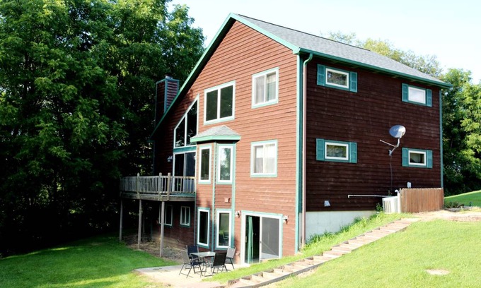 Tomah House | House ∙ 5 bedrooms ∙ 14 guests