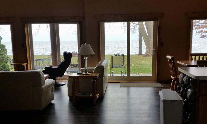 Onamia House | Lakeshore Townhome Lake Mille Lacs