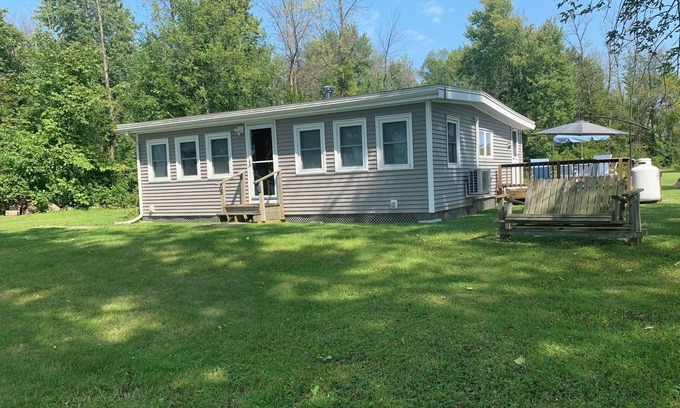 North Hero Cottage | Lakeside Cottage