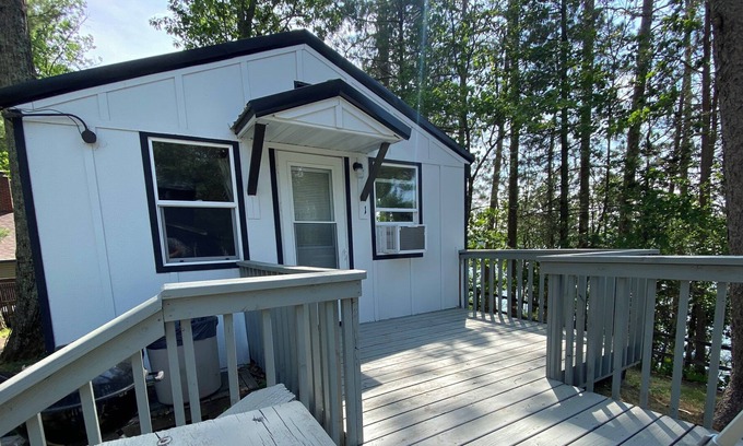 Brill Cabin | Lincolnwood Resort Cabin 1
