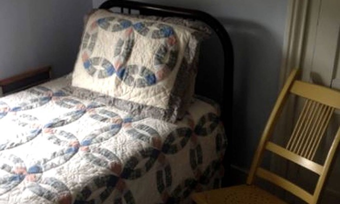 Blue Mountain Lake Cabin | Lodge ∙ 1 bedroom ∙ 1 guest