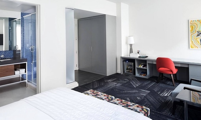 Downtown Minneapolis Hotel | Making The Best Memories Along The Way! 3 Relaxing Units, Pet-friendly Property!