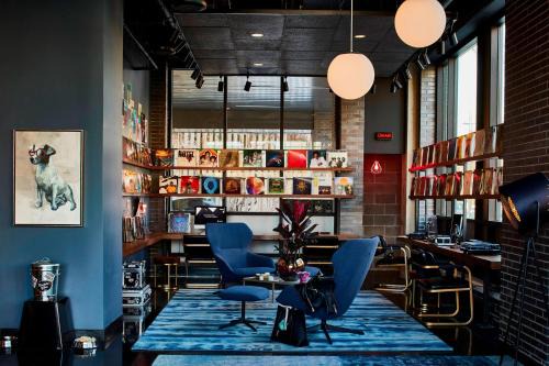 Uptown Hotel | MOXY Minneapolis Uptown