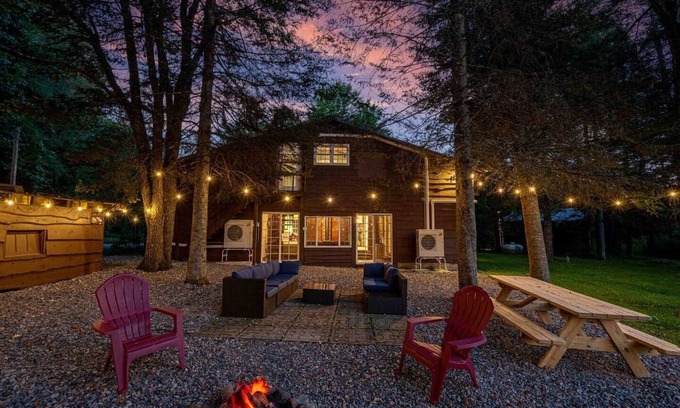 Forestport House | Private Pond! -King Bed -Fire Pit! -Dog Friendly!