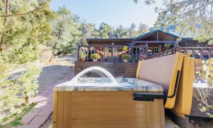 Jemez Springs Resort | Private room ∙ 2 guests