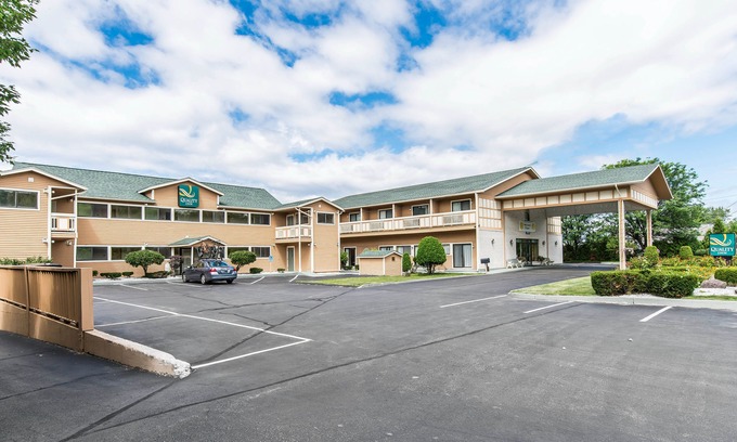 Shelburne Hotel | Quality Inn Shelburne - Burlington