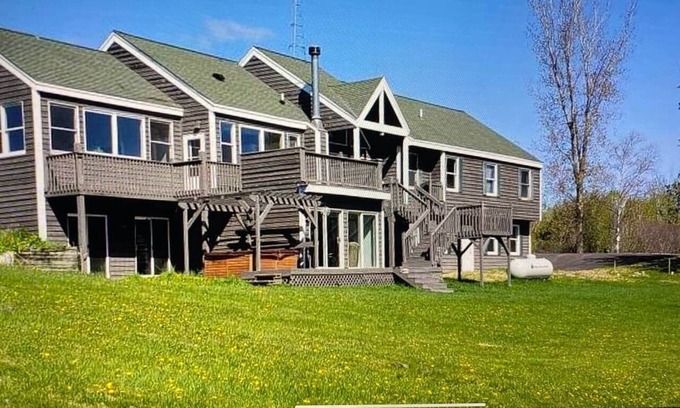 Cambridge Apartment | Rum River Retreat! Clean & Cozy on 15 acres!