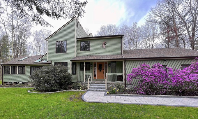 Goshen House | Spacious family home with open floor plan and fireplace.close to ski area!