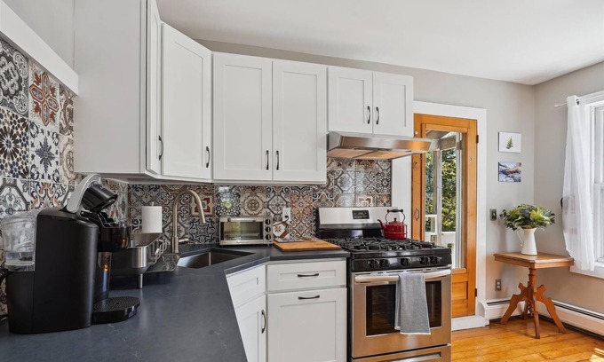 Moscow Apartment | Stowe Farmhouse Apartment - Beautiful touches of Vermont!