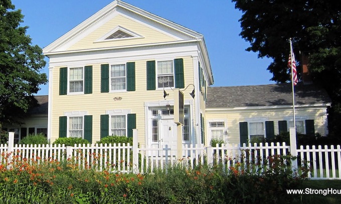 Vergennes Hotel | Strong House Inn