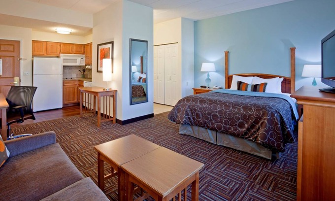 Eagan Apartment | Studio flat ∙ 1 bedroom ∙ 4 guests