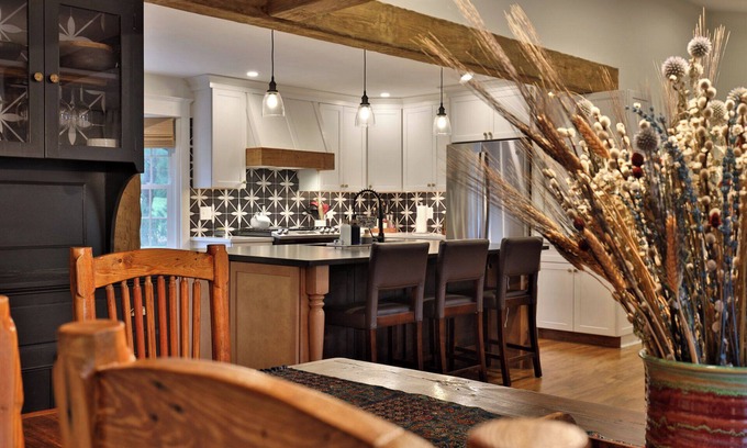 East Haven Rutland County House | Susan Lane Hideaway: 4BR/3.5BA Renovated Home. Close to skiing and town.