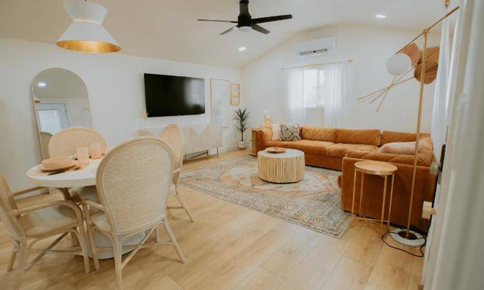 Huning Highland Historic District Bed & Breakfast | 33 m² Bed and breakfast ∙ 4 guests