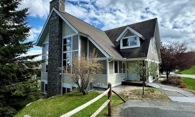Wilmington Condo | VT Mountain Retreat