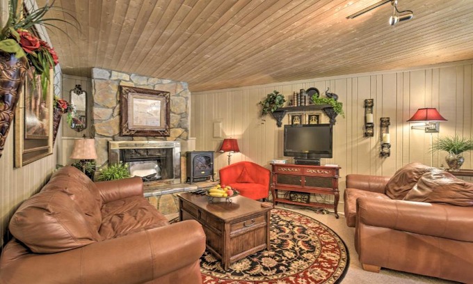 Angel Fire Apartment | Walk to Ski and Trails All-Season Angel Fire Escape