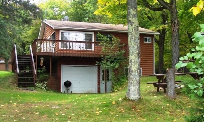 Hayward Cabin | Welcome to Moose Lake!