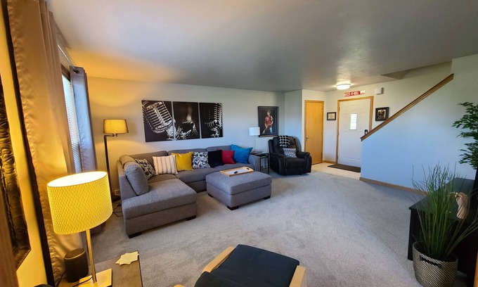 Green Bay House | Your Green Bay Home Base. Near I-43<Lambeau Field & Door County.