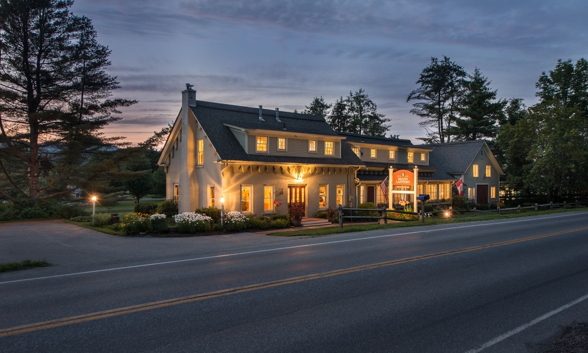 Stowe Hotel | Brass Lantern Inn