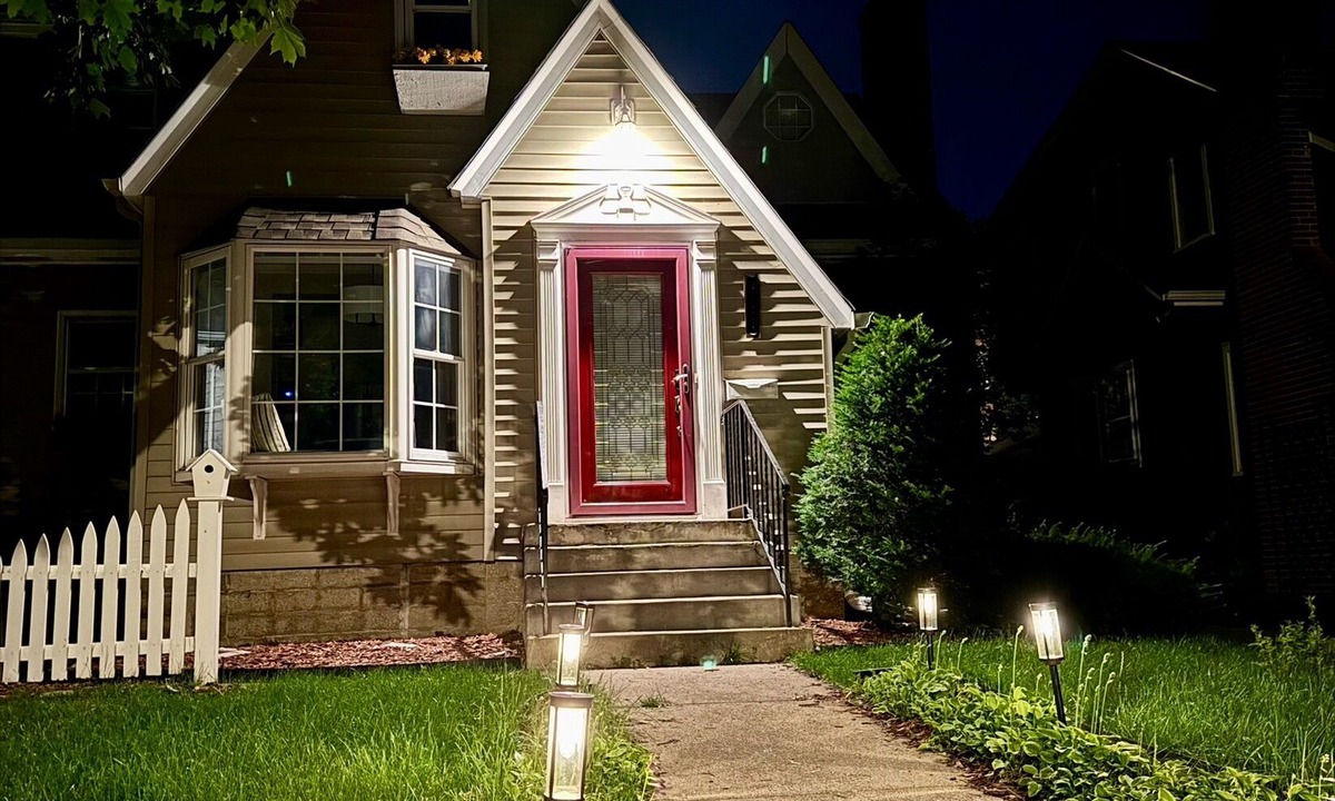 Fulton House | Charming 2-bed Suite with AC &WiFi ^^50th & France ONLY 1m to Lake Harriet!!