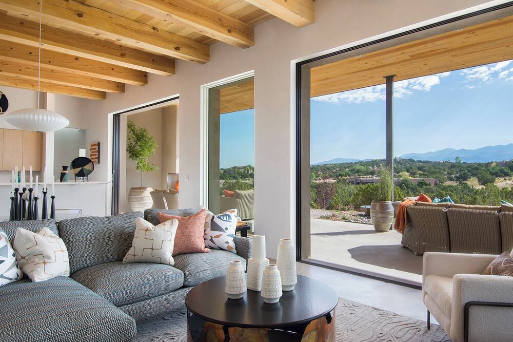 La Tierra House | The perfect modern santa fe Home. Incredible Views! Indoor/outdoor living!
