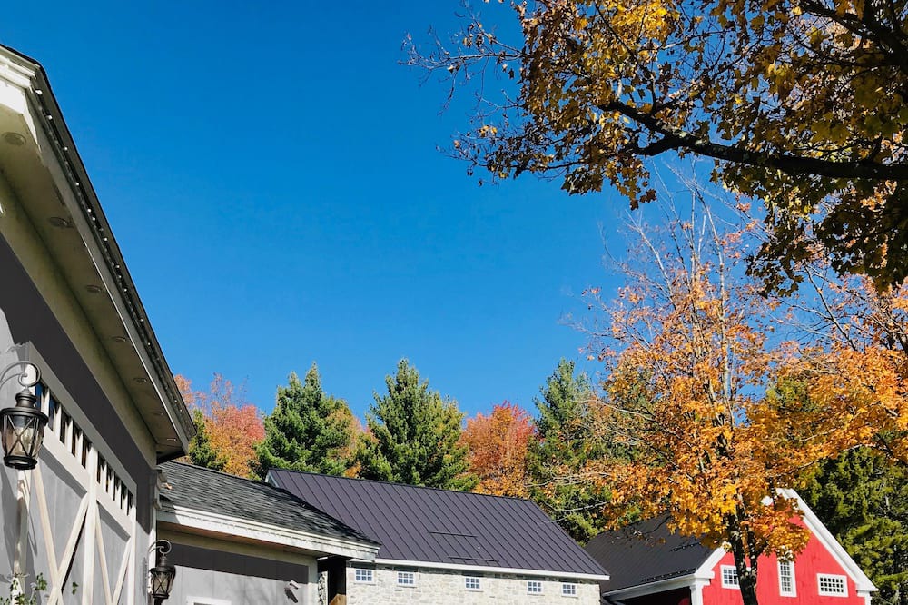 Fairfax Bed & Breakfast | Vermont Inn at Grace Farm Private and Spacious King bed & En suite bath. Eclipse