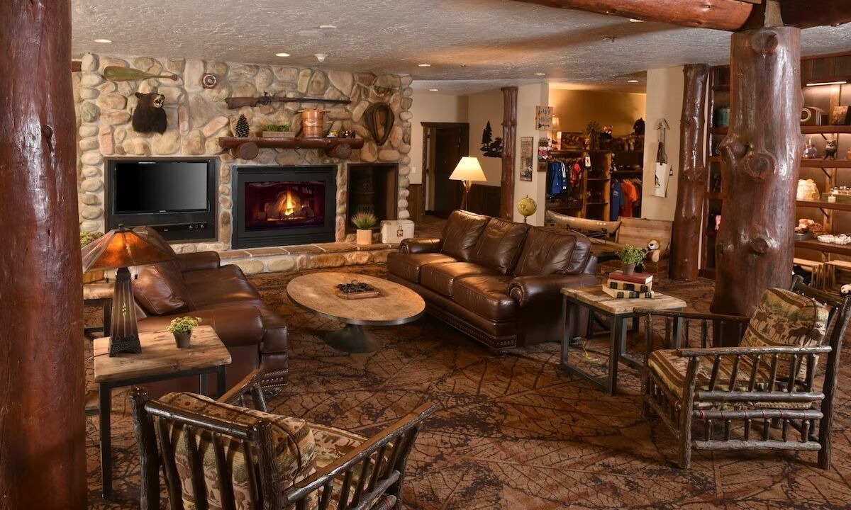 Onalaska House | Home-Away-From-Home in Onalaska w/ Hot Tub and Breakfast | 3 Units