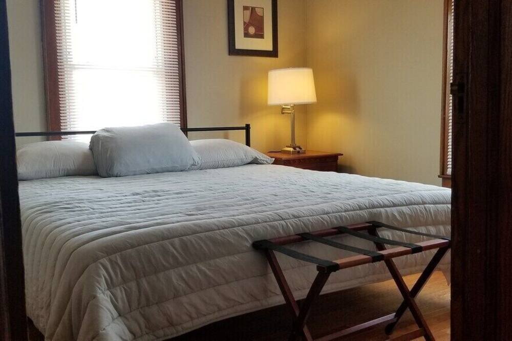 Dunbar House | Basics on a Budget