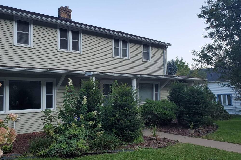 De Soto Condo | 3 Bedroom Duplex with Amazing views near the Mississippi River
