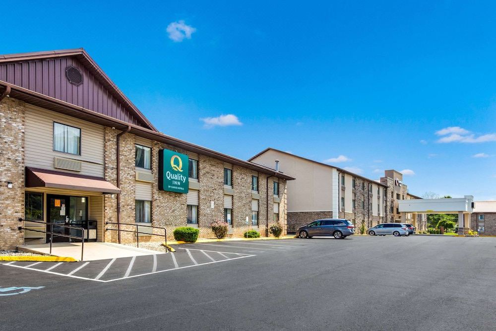 Photo of Buildings in Tad
