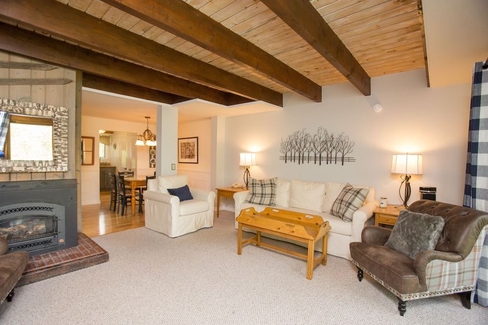 Photo of Livingroom in Stowe Area