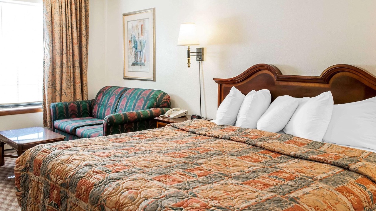 Photo of Bedroom in Eagle Nest