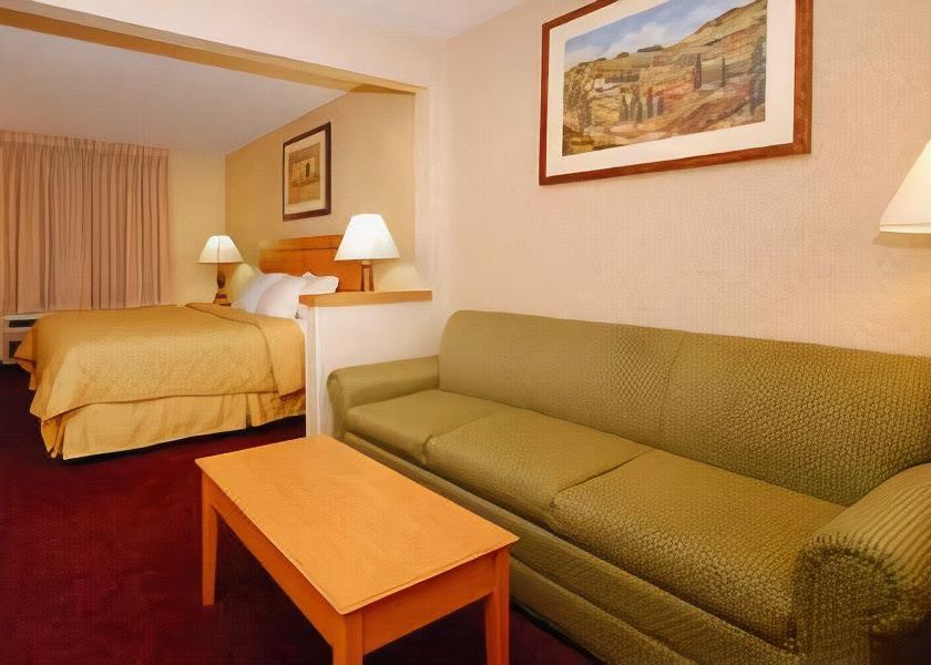 Photo of Livingroom in Ashwaubenon