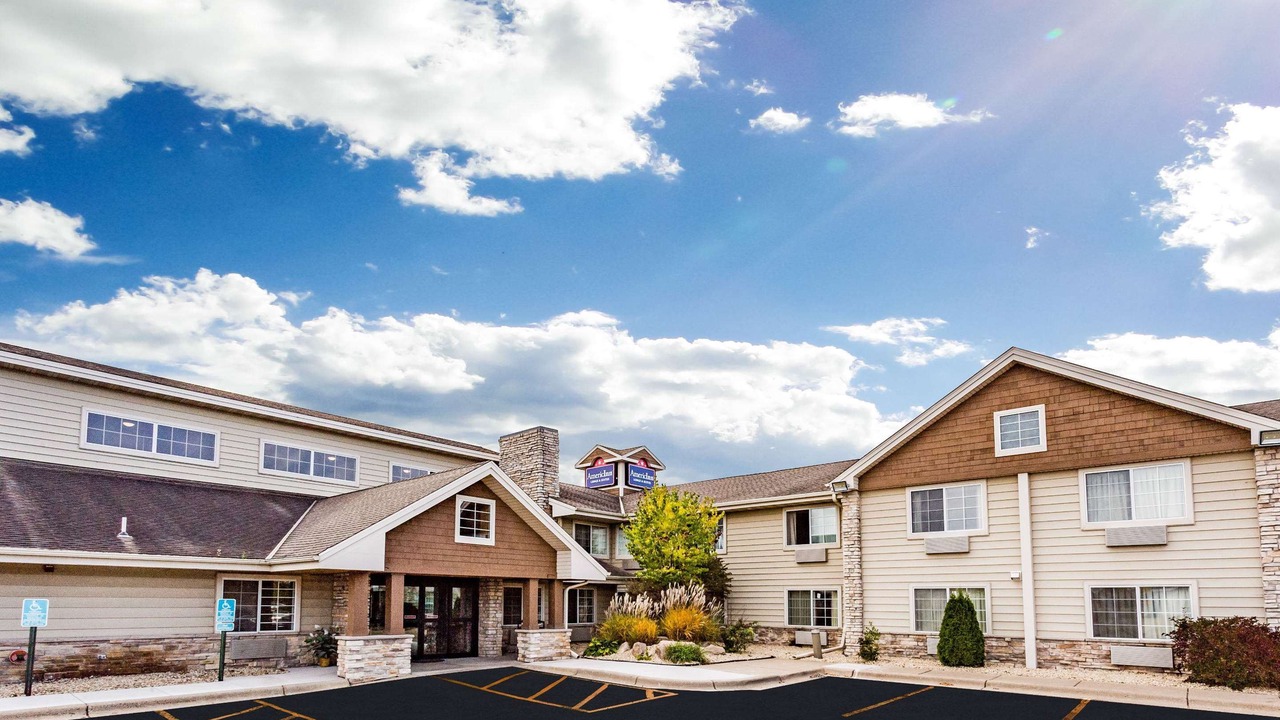 Photo of Buildings in Long Lake
